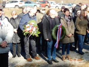 Spominska slovesnost v Dovcah pri Komnu