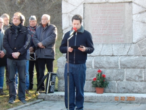 Spominska slovesnost v Dovcah pri Komnu