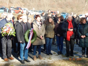 Spominska slovesnost v Dovcah pri Komnu