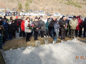 Spominska slovesnost v Dovcah pri Komnu