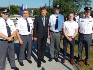 Proslava pri spomeniku 