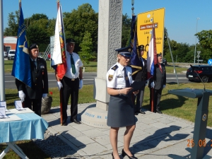 Proslava pri spomeniku 