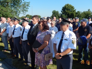 Proslava pri spomeniku 