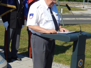 Proslava pri spomeniku 