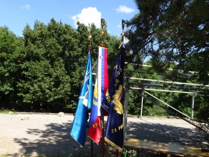 Proslava pri spomeniku 
