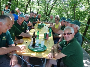 Proslava pri spomeniku 