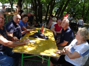 Proslava pri spomeniku 